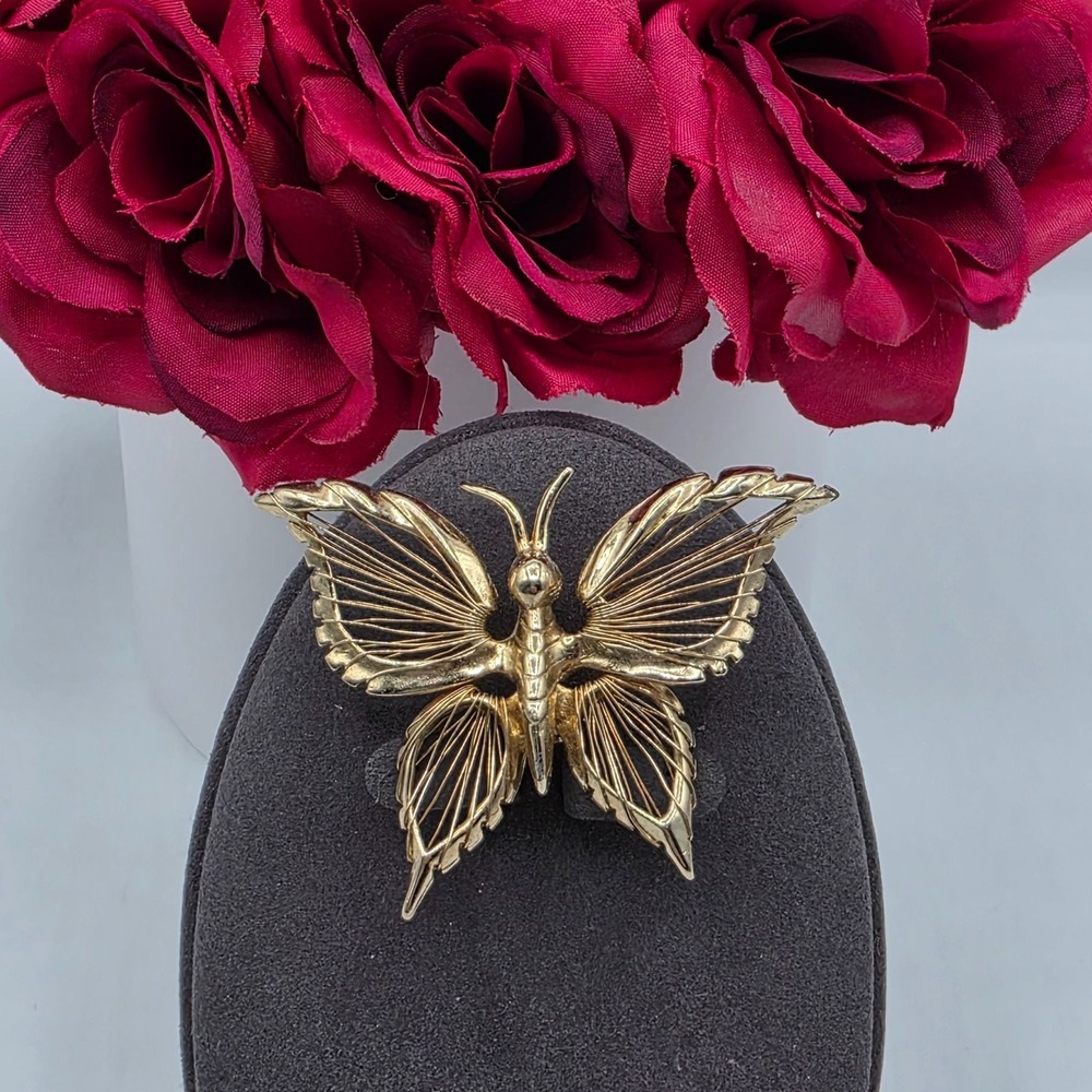 Vintage Brooks Gold Tone Butterfly‎ Brooch Filigree Wings Jewelry Beautiful